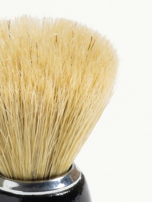 Black lacquered tadé brush...